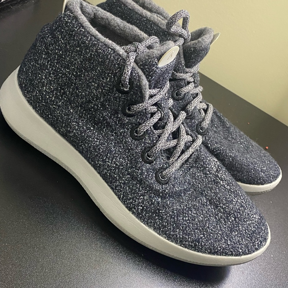 Allbirds Dark Gray Mizzle Shoes Womens size 10